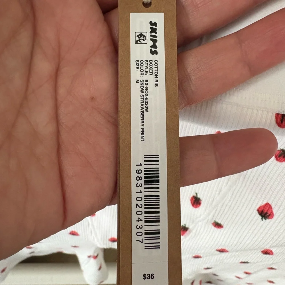 SKIMS Strawberry 🍓Set - Picture 4 of 6